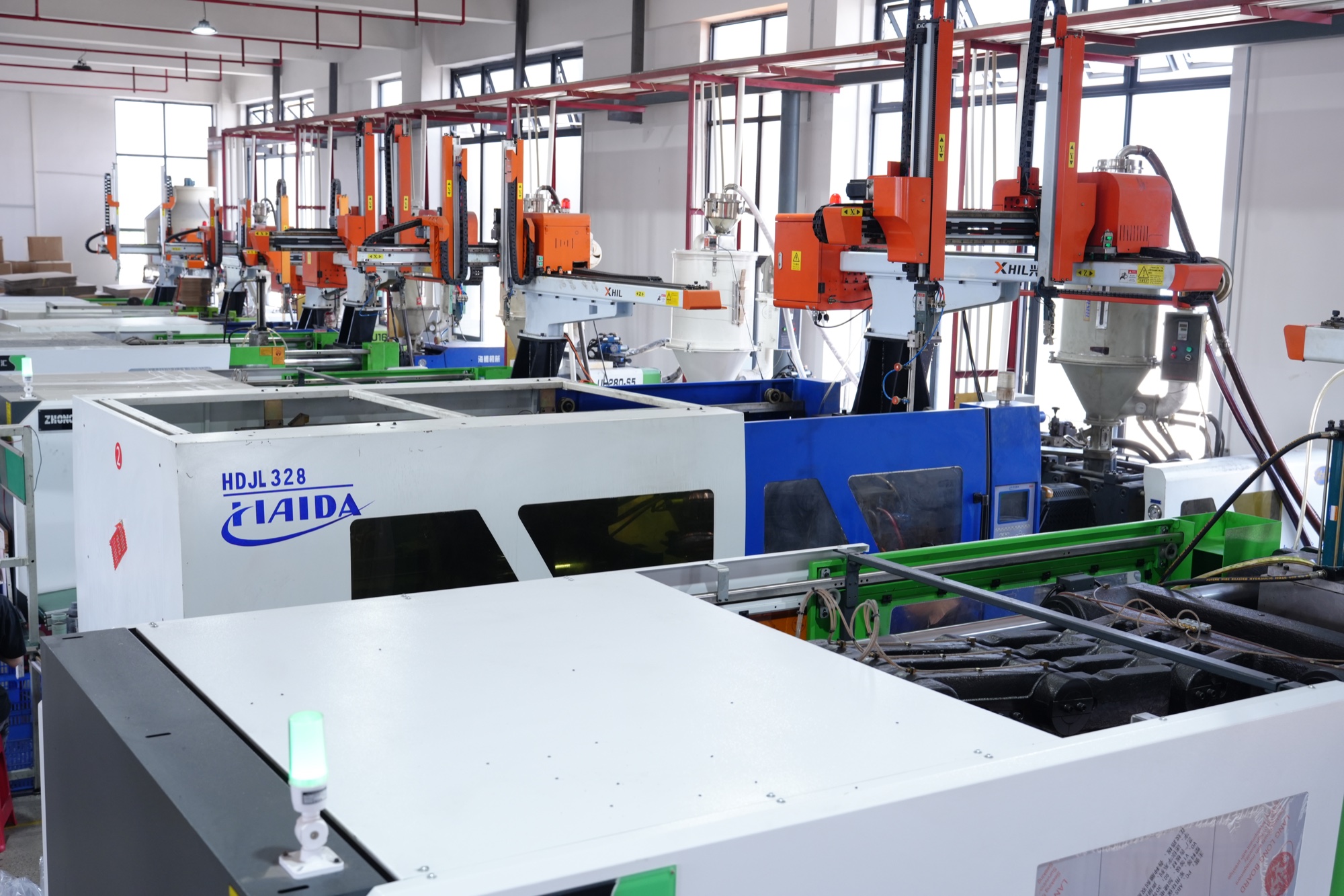 Injection molding systems at the DIANLETE factory